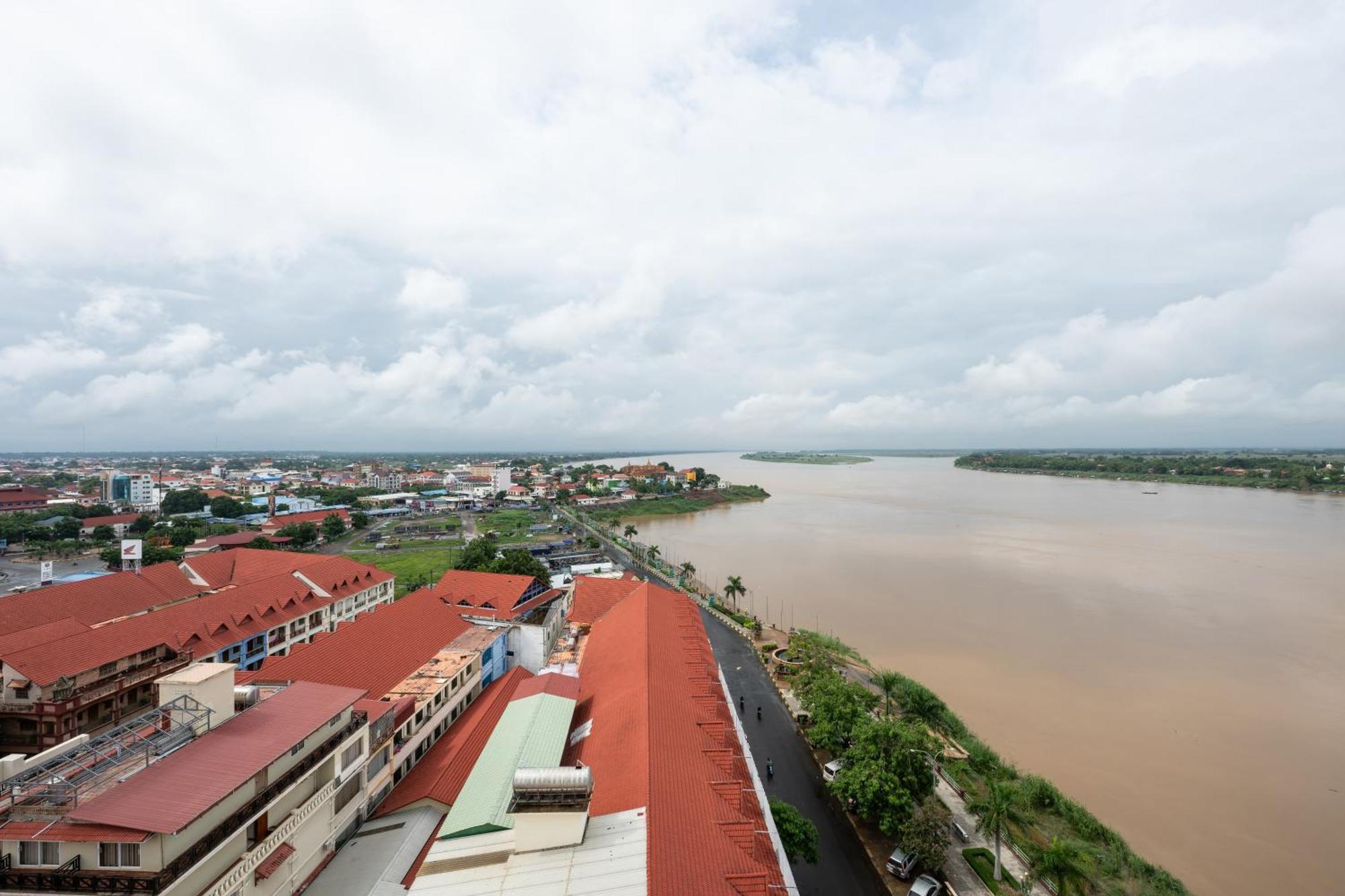 Lbn Asian Hotel Kampong Cham Exterior photo